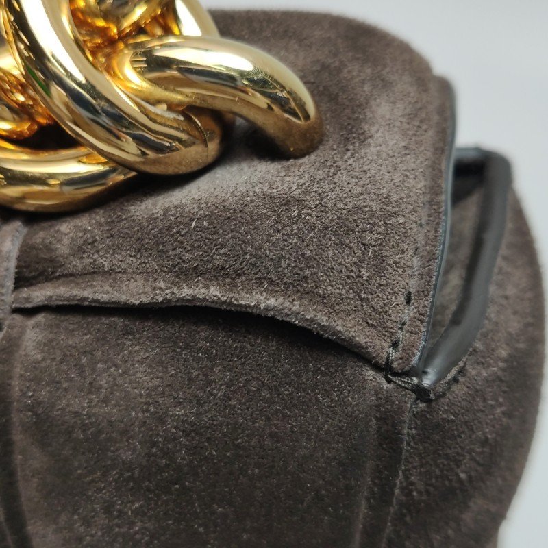 Bottega Veneta Cassette翻毛皮純色Intreccio編織斜挎包單肩包-16