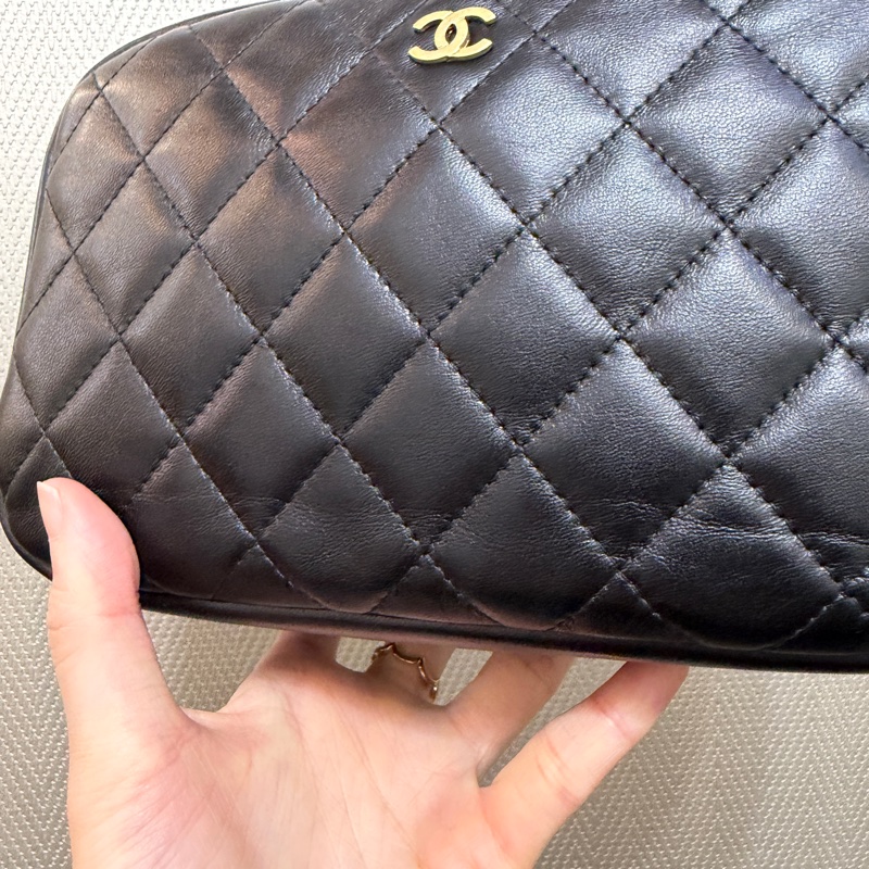 Chanel 黑羊皮菱格紋霧金釦化妝包-2