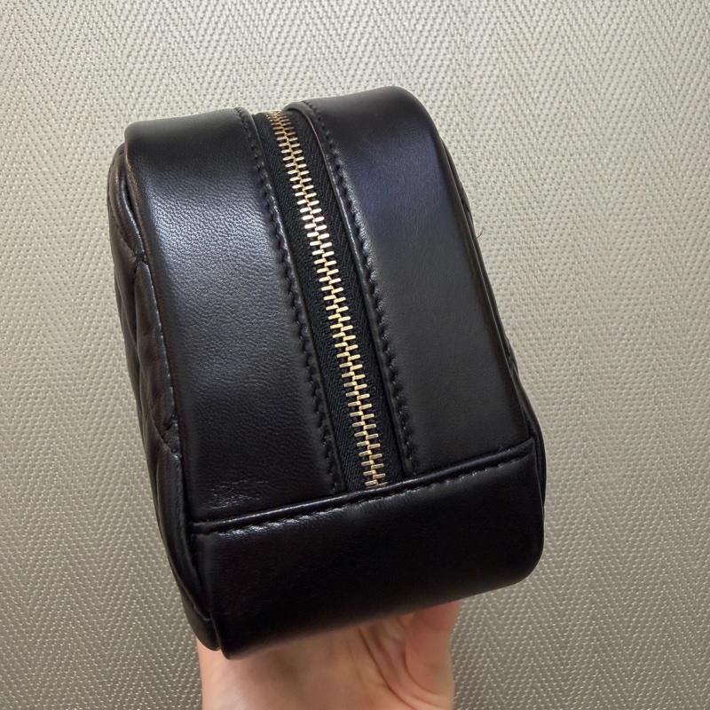Chanel 黑羊皮菱格紋霧金釦化妝包-3