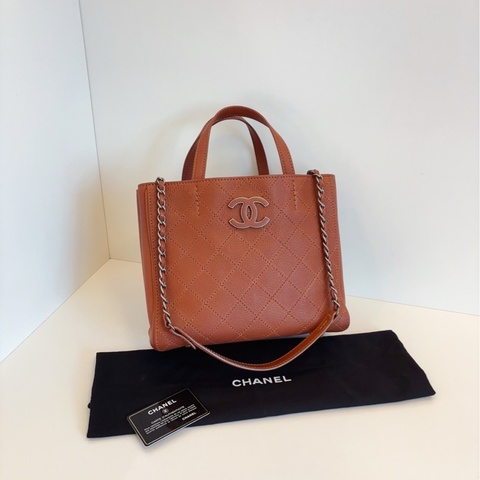 【98新🆕】Chanel 楓葉🍁焦糖琺瑯雙C公文托特包 牛皮菱格 手提單肩包