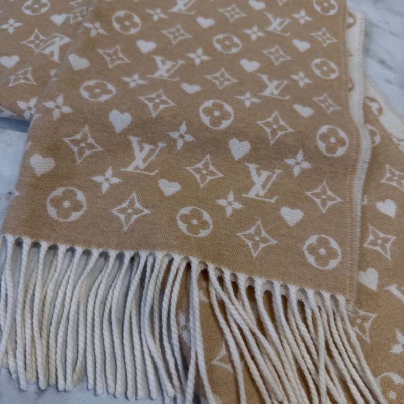 LV 奶茶色山羊絨Game on圍巾M76900-1