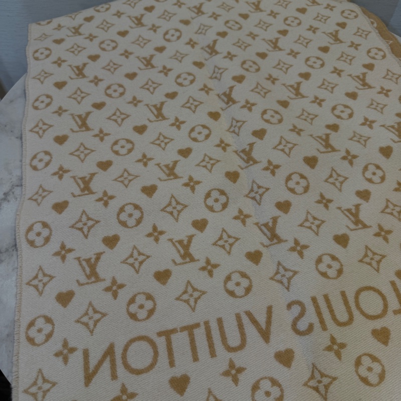 LV 奶茶色山羊絨Game on圍巾M76900-3