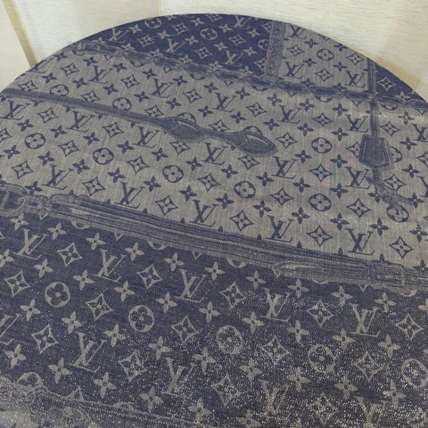 LV 藍絲質羊毛Demin造型方形披肩M76691