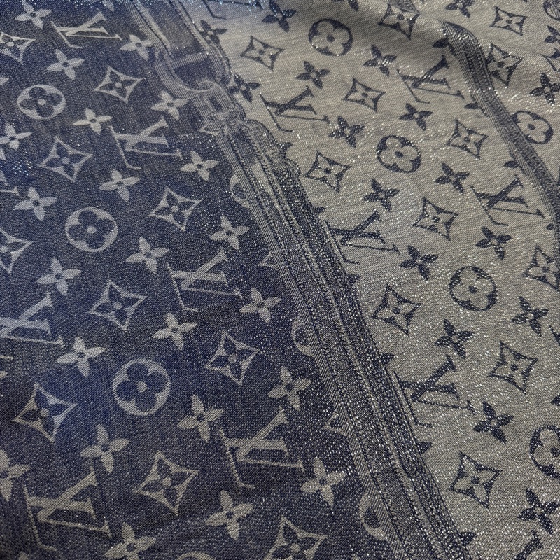 LV 藍絲質羊毛Demin造型方形披肩M76691-3