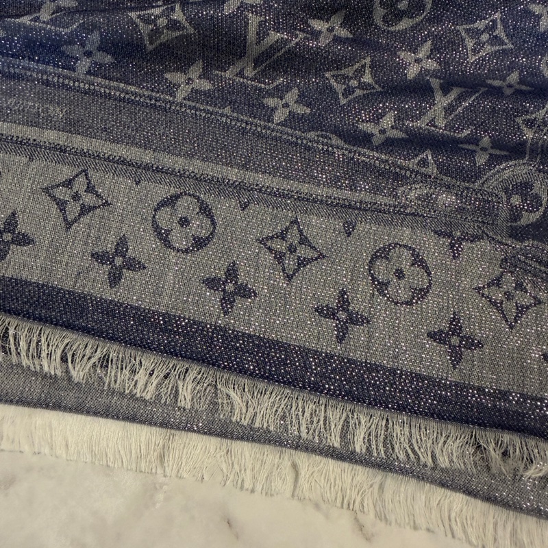 LV 藍絲質羊毛Demin造型方形披肩M76691-5