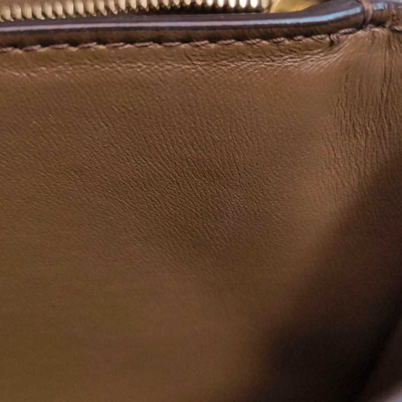 Celine Classic Box豆腐包小號牛皮純色按壓式鎖扣單肩包-9