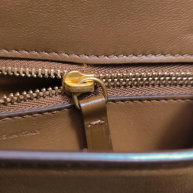 Celine Classic Box豆腐包小號牛皮純色按壓式鎖扣單肩包-12