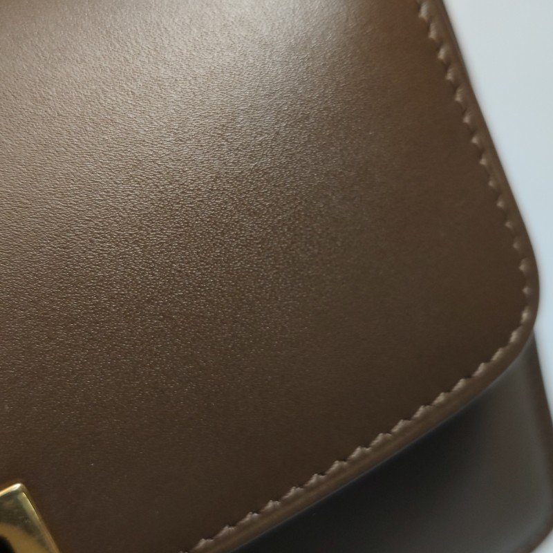 Celine Classic Box豆腐包小號牛皮純色按壓式鎖扣單肩包-16