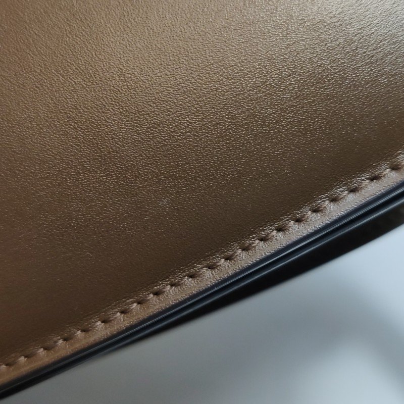 Celine Classic Box豆腐包小號牛皮純色按壓式鎖扣單肩包-17