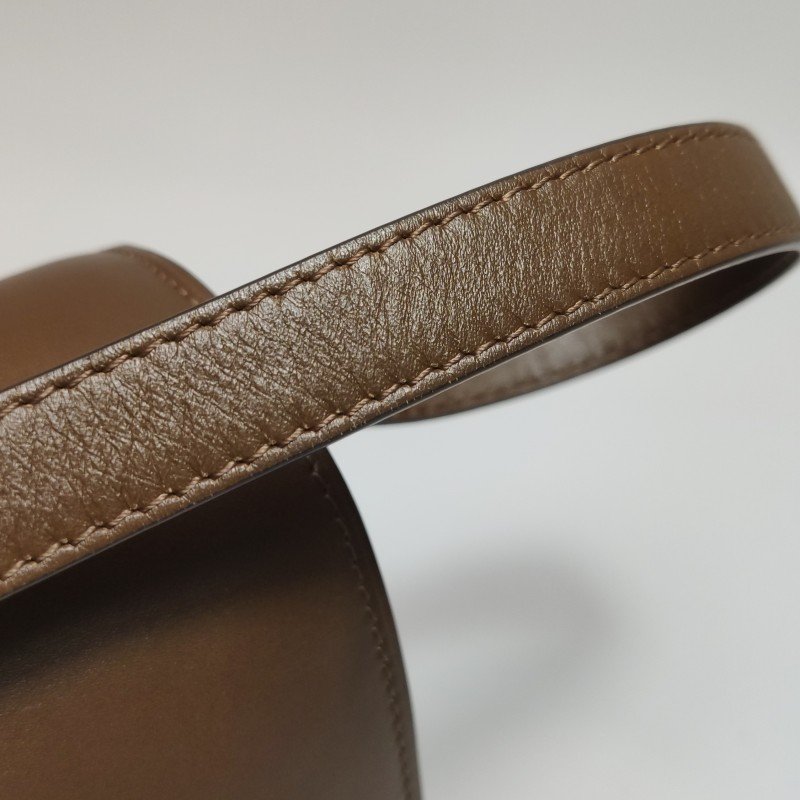 Celine Classic Box豆腐包小號牛皮純色按壓式鎖扣單肩包-22