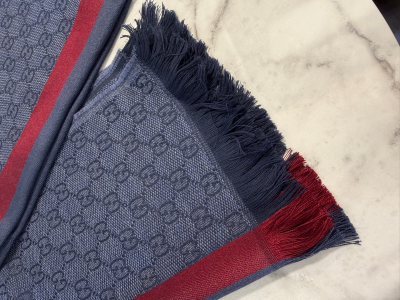 Gucci 藍Logo紅邊絲質圍巾-2