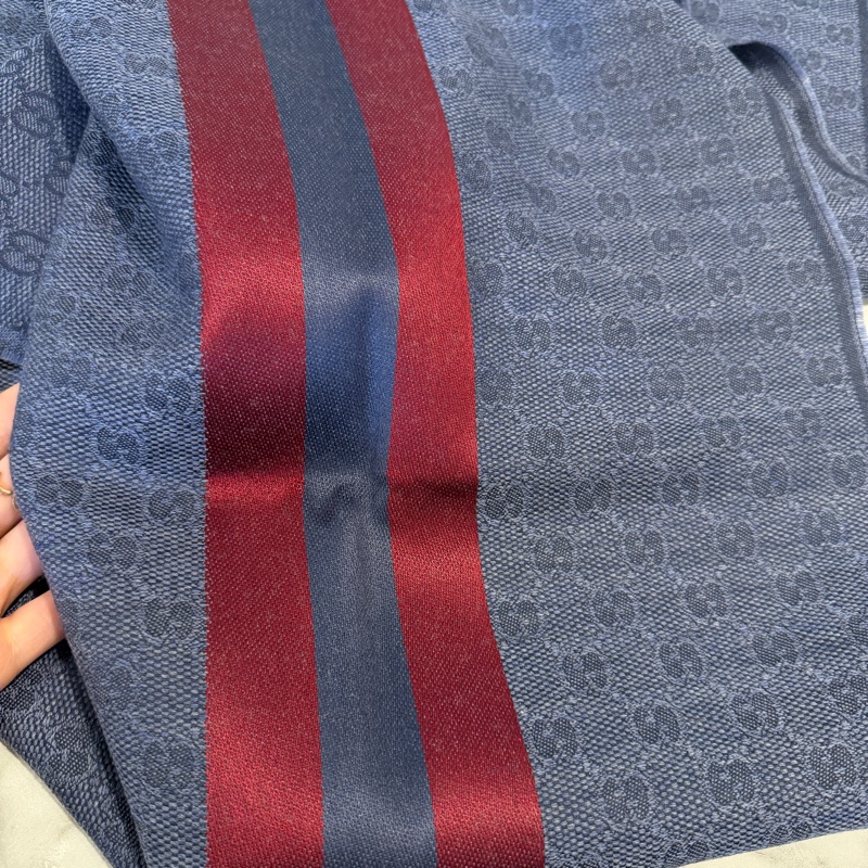Gucci 藍Logo紅邊絲質圍巾-7