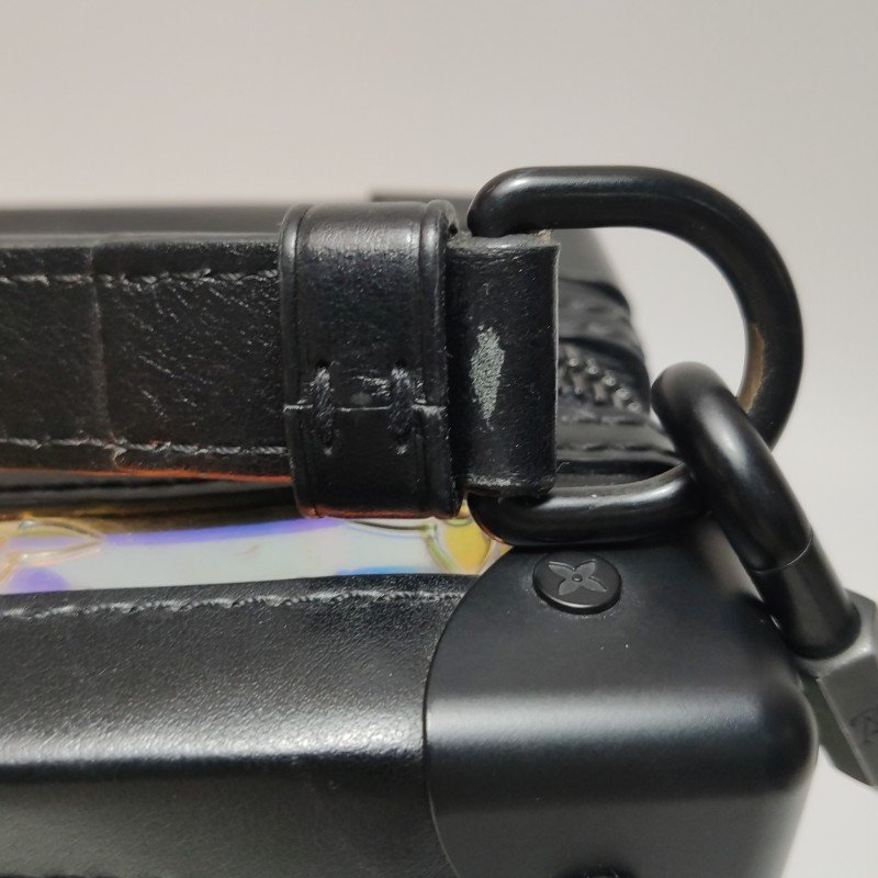 Louis Vuitton(LV)SoftTrunk牛皮老花壓紋透明鉚釘包角斜挎包單肩包-9