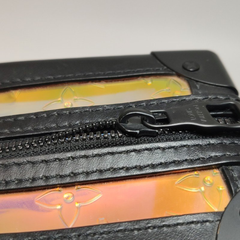 Louis Vuitton(LV)SoftTrunk牛皮老花壓紋透明鉚釘包角斜挎包單肩包-10