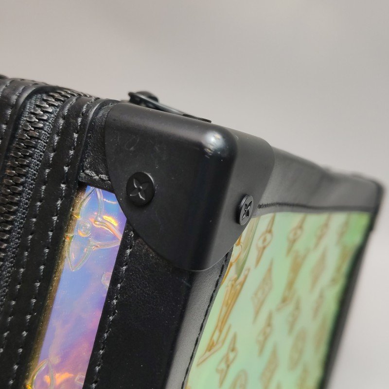 Louis Vuitton(LV)SoftTrunk牛皮老花壓紋透明鉚釘包角斜挎包單肩包-12