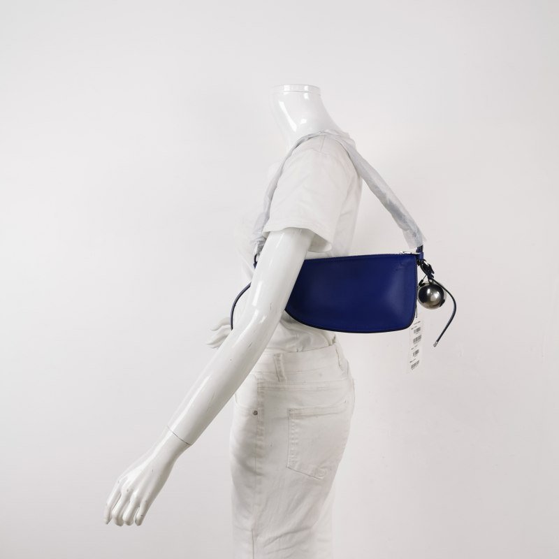 Burberry Shield迷你羊皮純色拉鏈鈴鐺墜飾單肩包-1