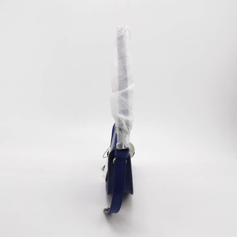 Burberry Shield迷你羊皮純色拉鏈鈴鐺墜飾單肩包-3