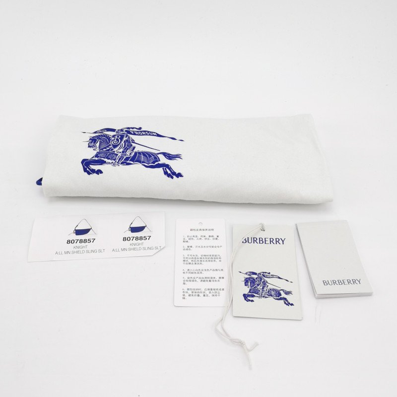 Burberry Shield迷你羊皮純色拉鏈鈴鐺墜飾單肩包-9