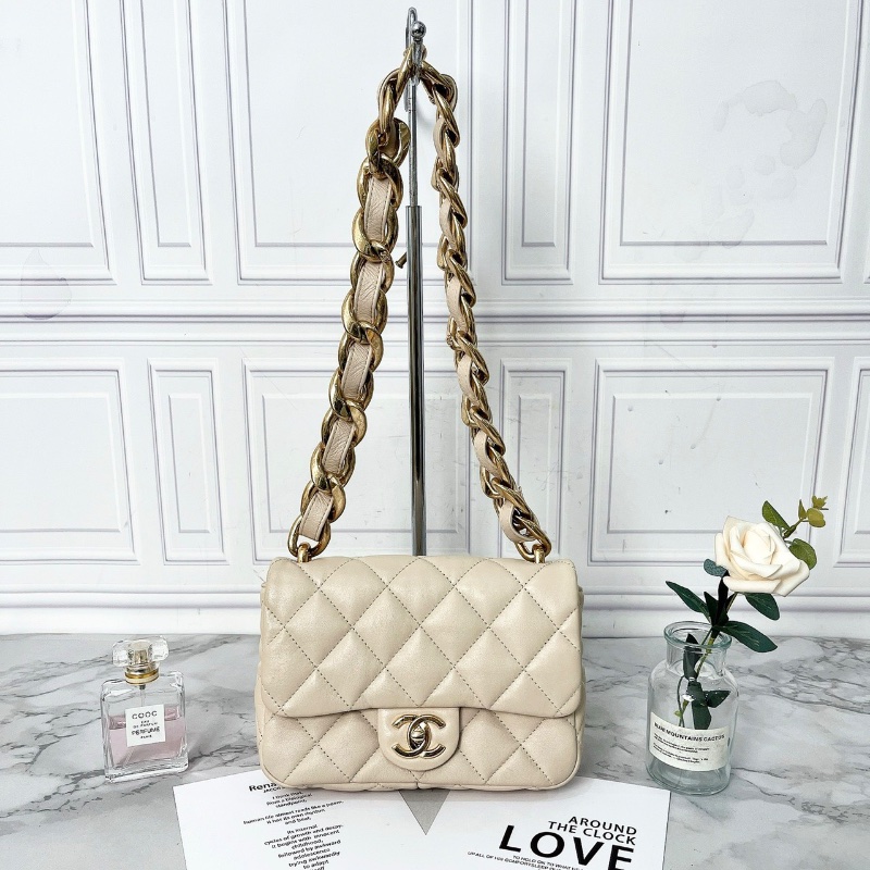 Chanel 23P粗鏈條乳白色羊皮芯片款方胖子肩背包21×17×6 98新配件塵袋盒子購證-4