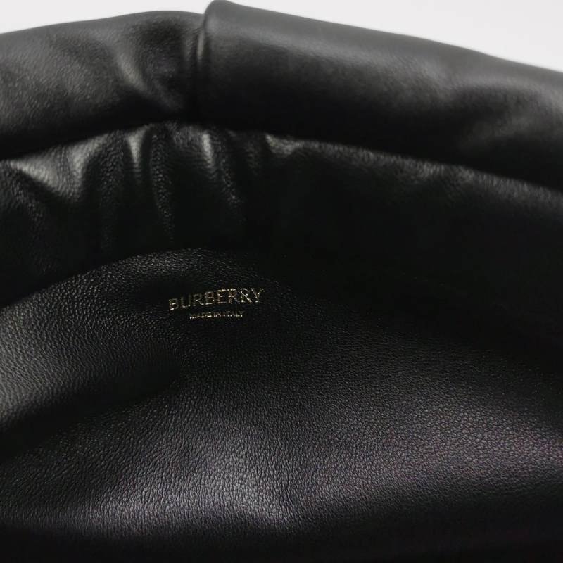 Burberry羊皮純色花朵造型手拿包 9.8新-6