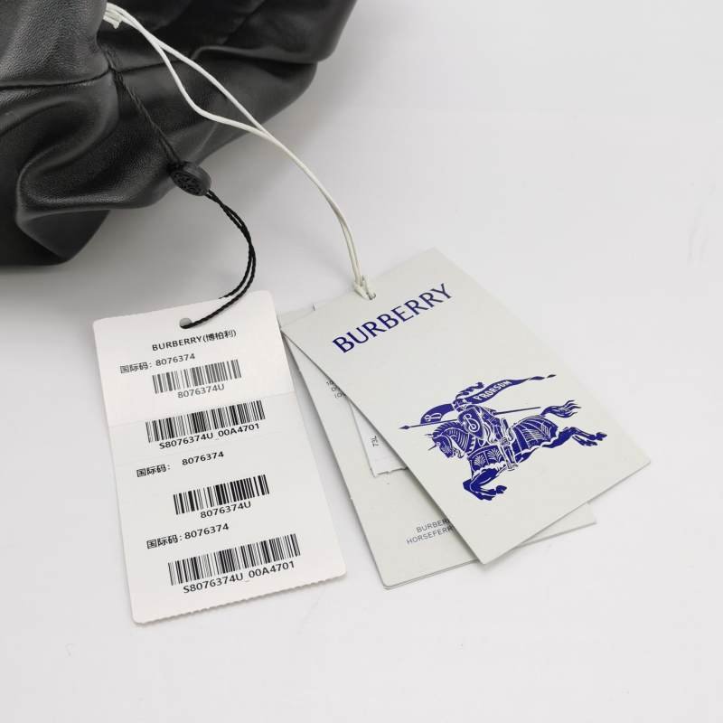 Burberry羊皮純色花朵造型手拿包 9.8新-7