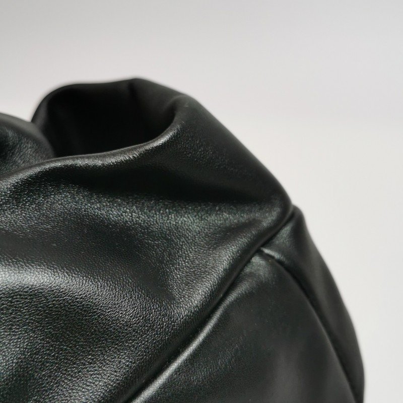 Burberry羊皮純色花朵造型手拿包 9.8新-9