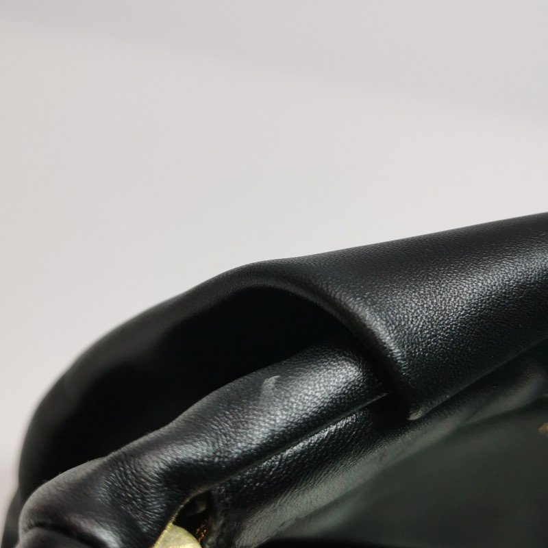 Burberry羊皮純色花朵造型手拿包 9.8新-12