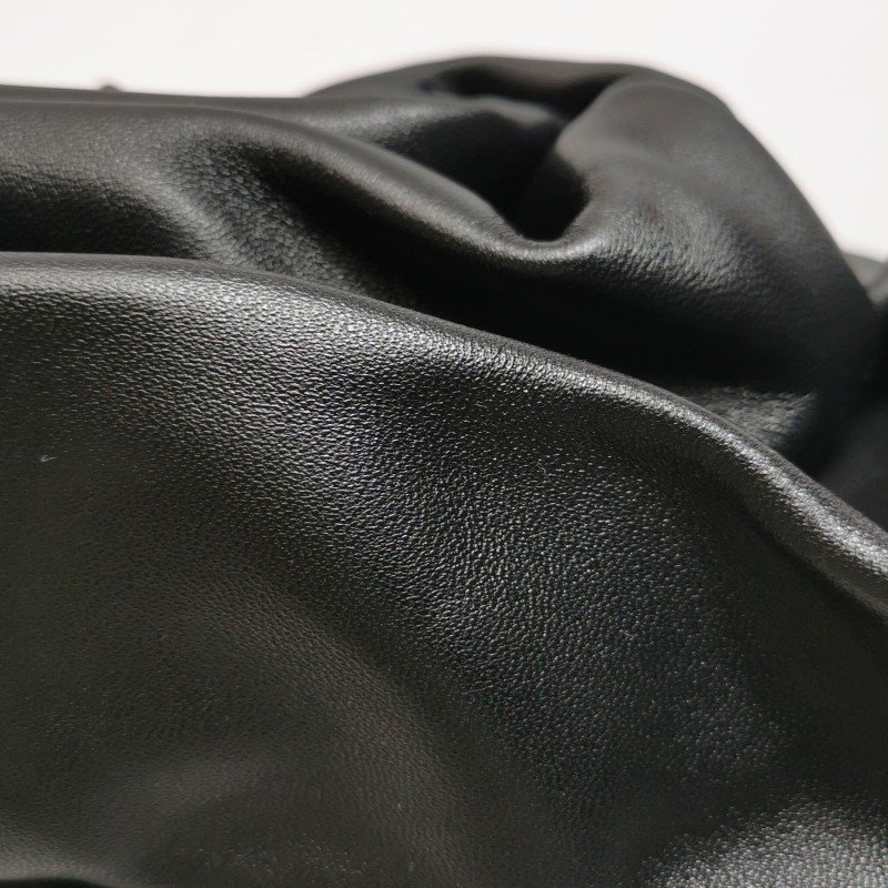 Burberry羊皮純色花朵造型手拿包 9.8新-13