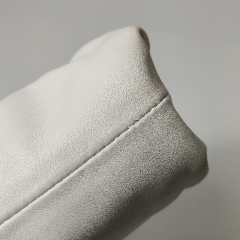 Bottega Veneta Pouch雲朵包迷你牛皮純色褶皺斜挎包單肩包-12