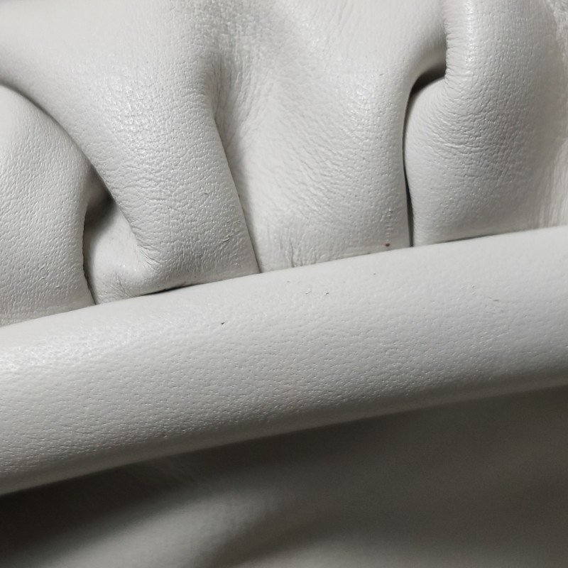 Bottega Veneta Pouch雲朵包迷你牛皮純色褶皺斜挎包單肩包-13