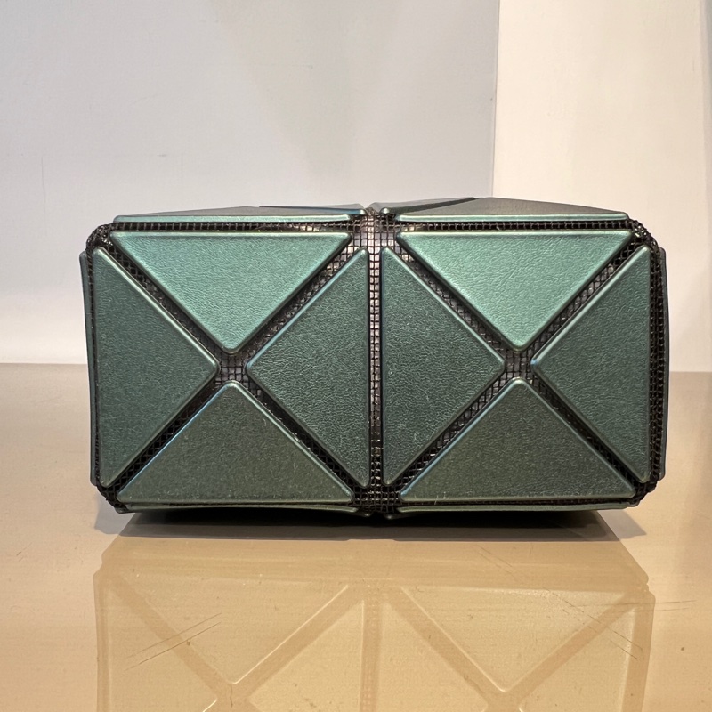 IsseyMiyake綠塑料黑銀釦Mini手提包-2