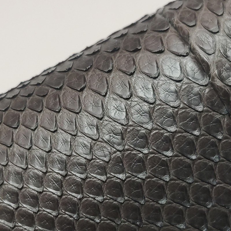 Fendi First小號蛇皮純色單肩包-11