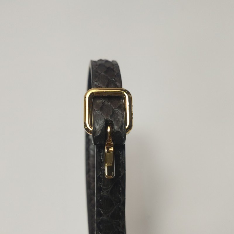 Fendi First小號蛇皮純色單肩包-15