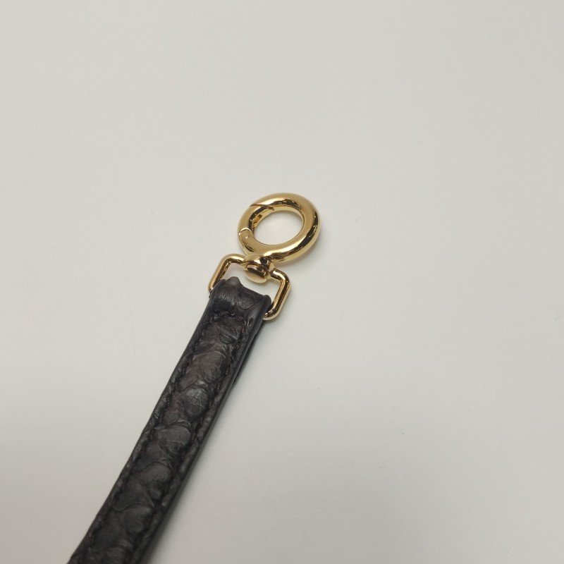 Fendi First小號蛇皮純色單肩包-16