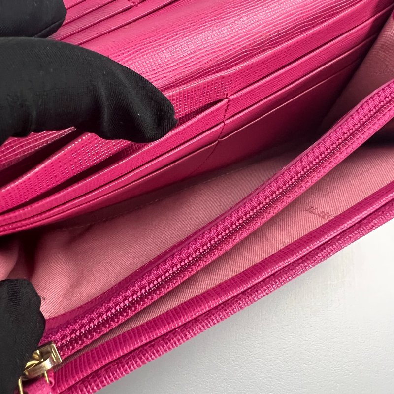 FENDI 1086486 老花拚玫紅掀蓋長夾-5