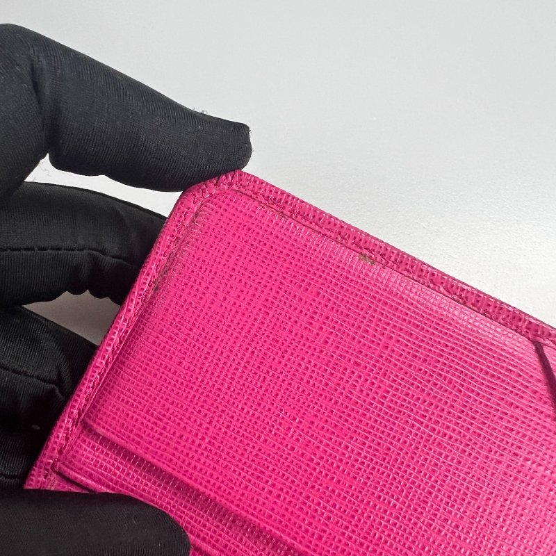 FENDI 1086486 老花拚玫紅掀蓋長夾-11