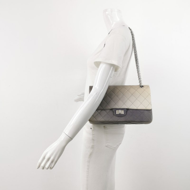 Chanel 2.55 Flag Bag季節限定款大號羊皮漸變色矩形旋扣單肩包-1