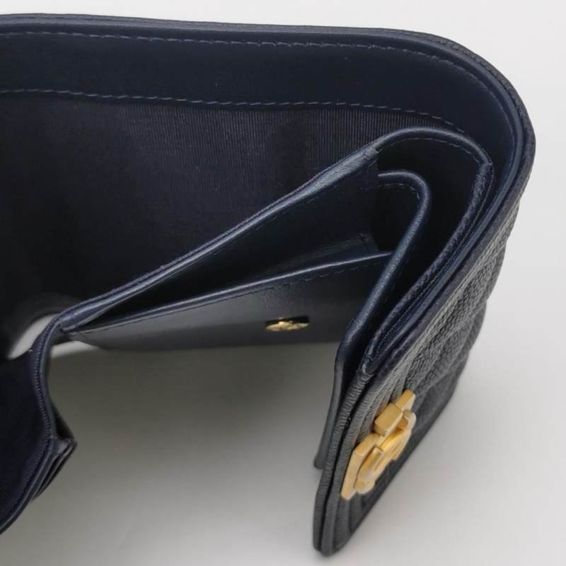 Chanel Boy Bag牛皮菱格絎縫方形雙C鎖扣錢包-5