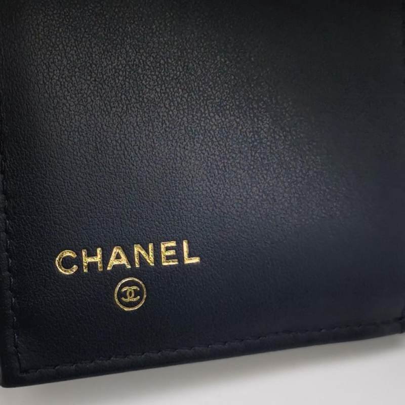 Chanel Boy Bag牛皮菱格絎縫方形雙C鎖扣錢包-6