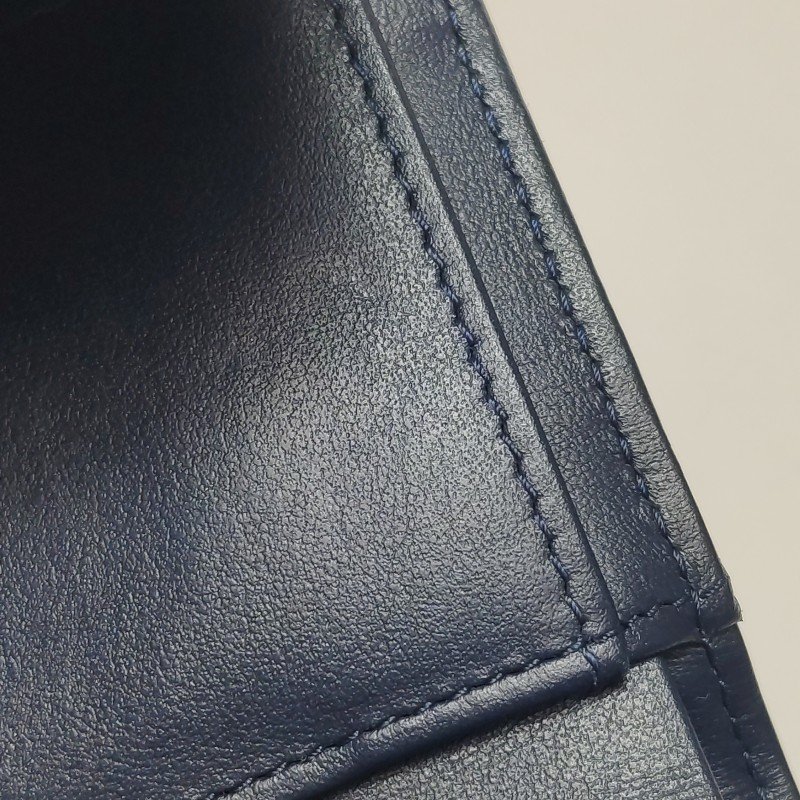 Chanel Boy Bag牛皮菱格絎縫方形雙C鎖扣錢包-10