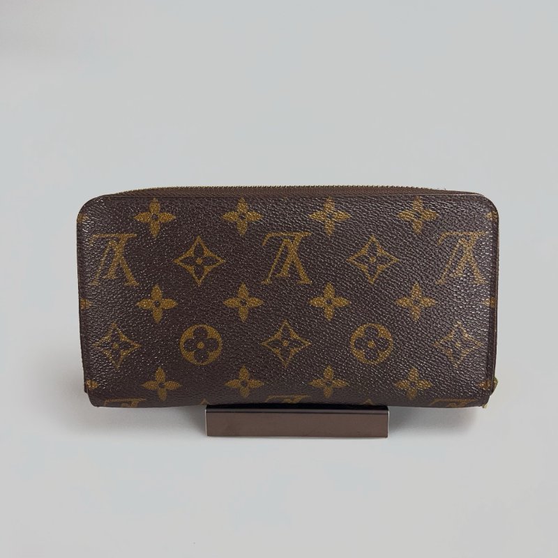 LV M60017 老花ㄇ拉長夾-1