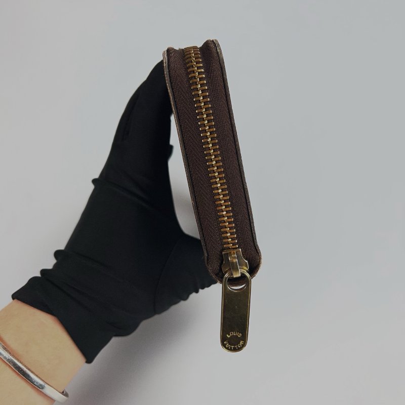 LV M60017 老花ㄇ拉長夾-2