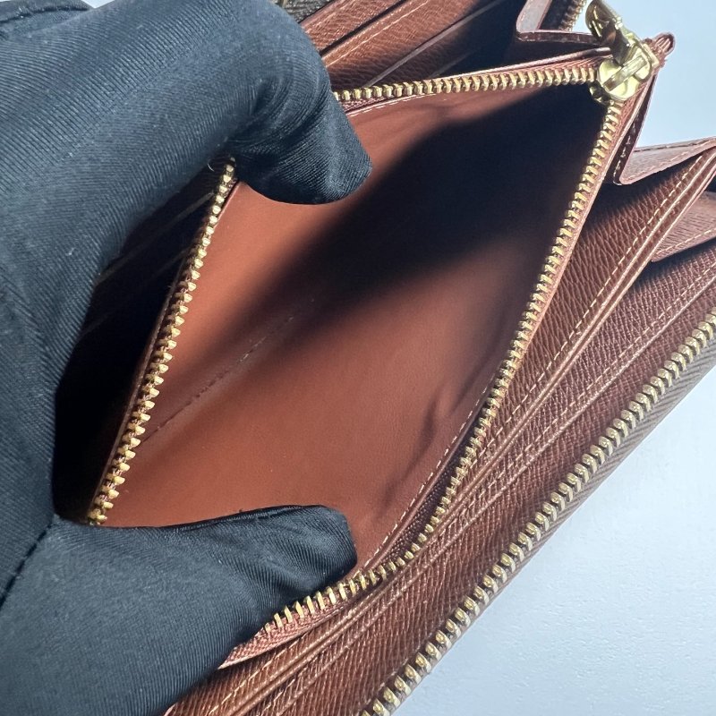 LV M60017 老花ㄇ拉長夾-4