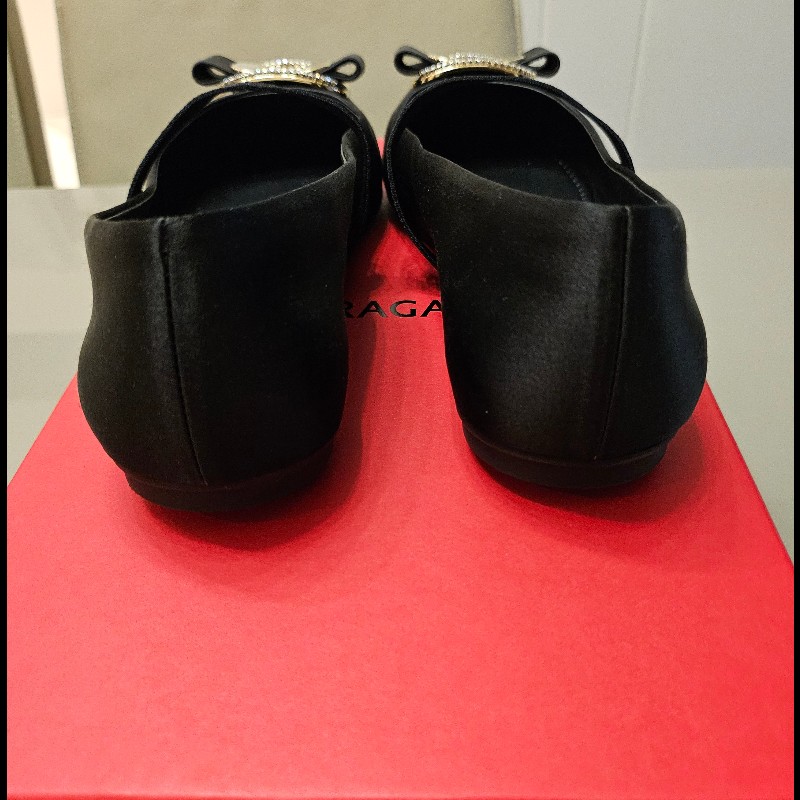 Ferragamo黑色緞面芭蕾舞鞋-4