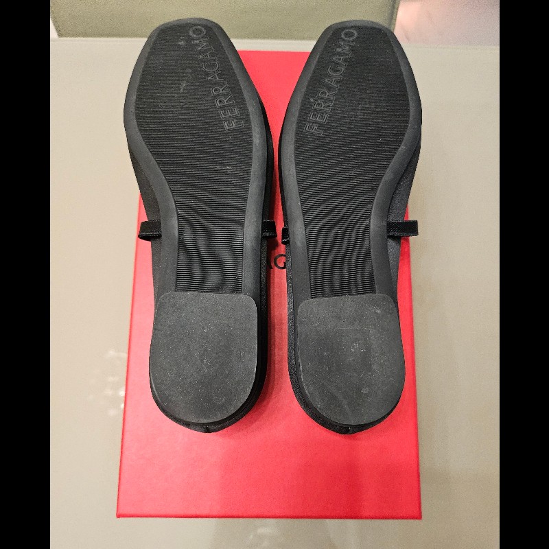 Ferragamo黑色緞面芭蕾舞鞋-5