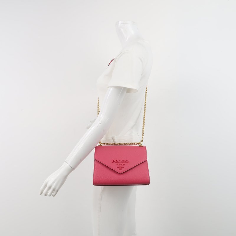 Prada Monochrome牛皮純色字母logo信封式翻蓋斜挎包-1