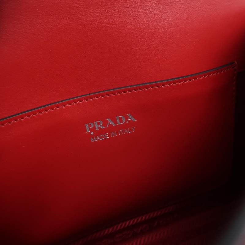 Prada Monochrome牛皮純色字母logo信封式翻蓋斜挎包-7
