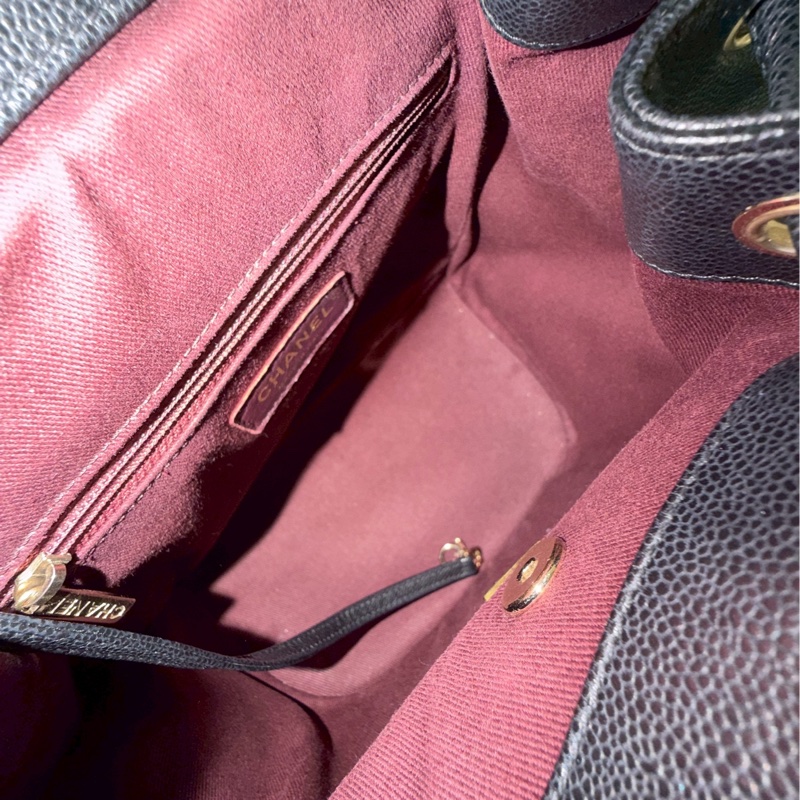 斷貨王🔥99新限量釋出😍Chanel黑金Affinity抽繩荔枝牛皮菱格紋後背雙肩包-26