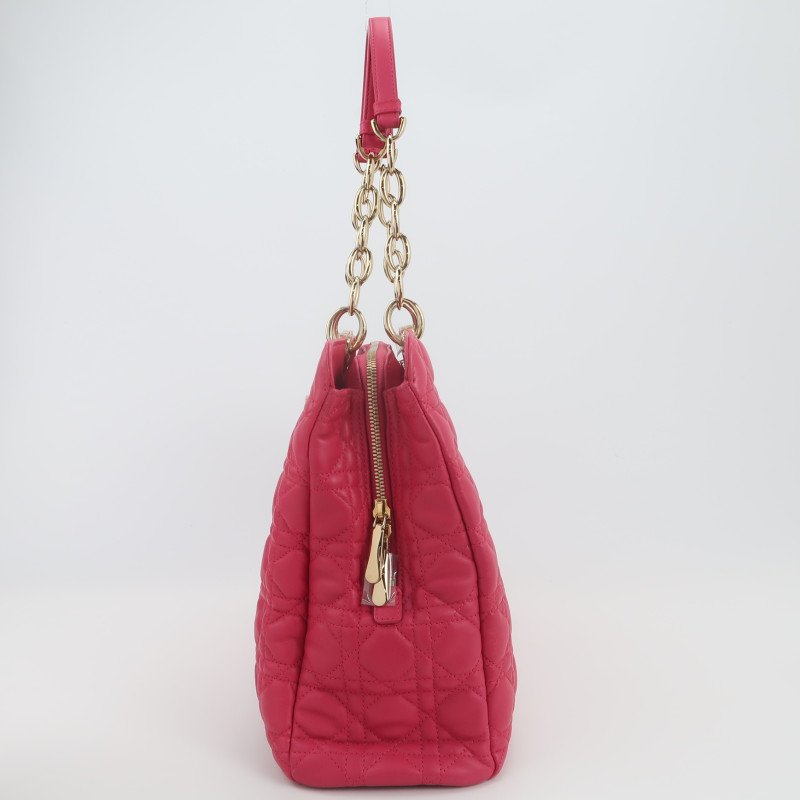 Dior Soft羊皮純色絎縫字母吊飾單肩包-3