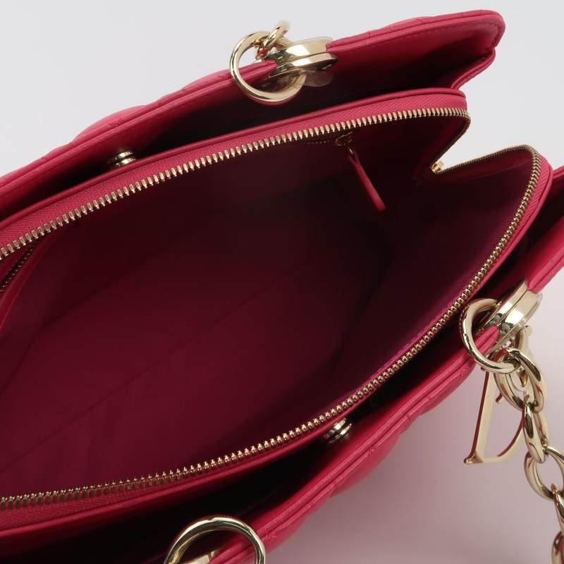 Dior Soft羊皮純色絎縫字母吊飾單肩包-6